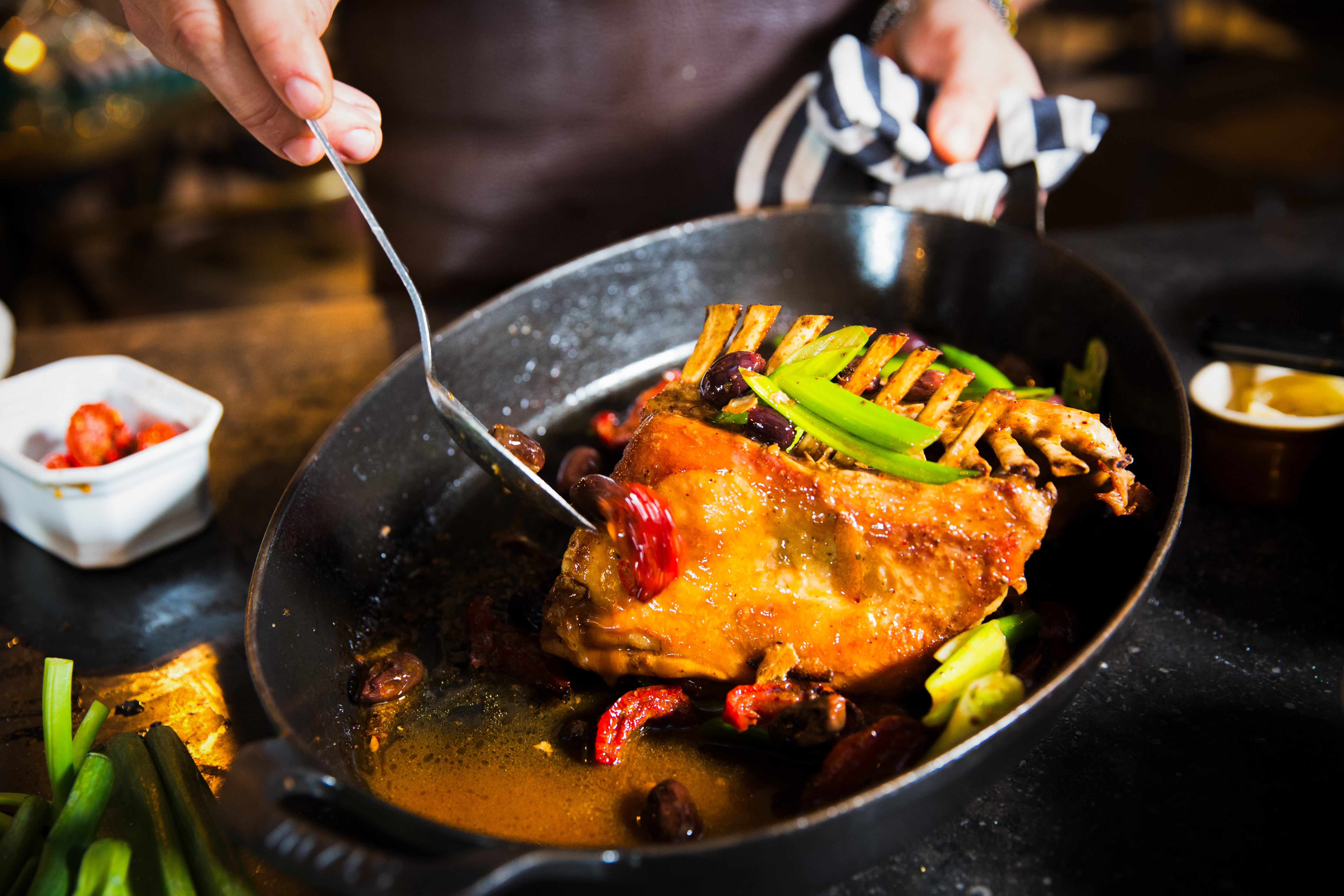 Gigot d'agneau de lait des pyrénées